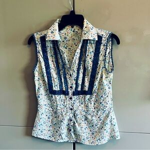 Floral 100% Cotton Sleeveless Blouse with Blue Lace Accents